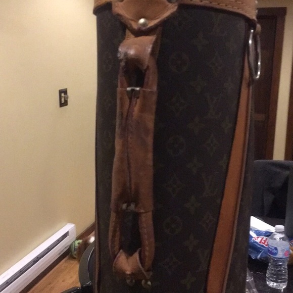 Louis Vuitton Golf Bag - Picture 3 of 8